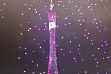 极度震撼，美哭了！1180架无人机齐升空为广州下了一场“雪”
